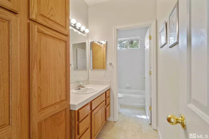 285 Saintsbury Ct, Sparks, Nevada 89441, 3 Bedrooms Bedrooms, ,2 BathroomsBathrooms,Residential,For Sale,Saintsbury Ct,240011508