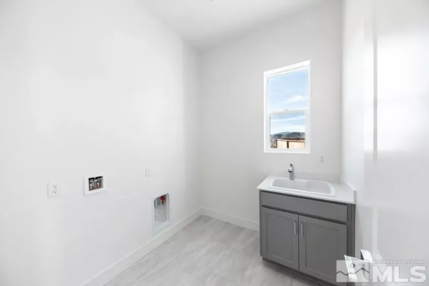 7301 Rustic Sky Dr, Sparks, Nevada 89436, 2 Bedrooms Bedrooms, ,2 BathroomsBathrooms,Residential,For Sale,Rustic Sky Dr,240011378