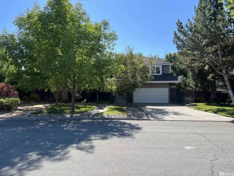 14085 Riata Circle, Reno, Nevada 89521, 3 Bedrooms Bedrooms, ,2 BathroomsBathrooms,Residential,For Sale,Riata Circle,240011653