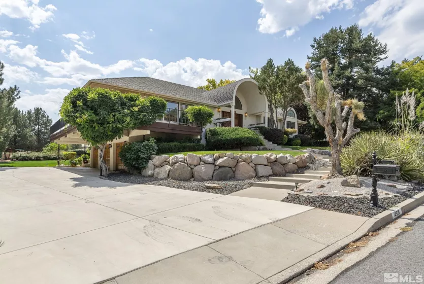 13510 Fieldcreek Ln, Reno, Nevada 89511, 5 Bedrooms Bedrooms, ,3 BathroomsBathrooms,Residential,For Sale,Fieldcreek Ln,240011620