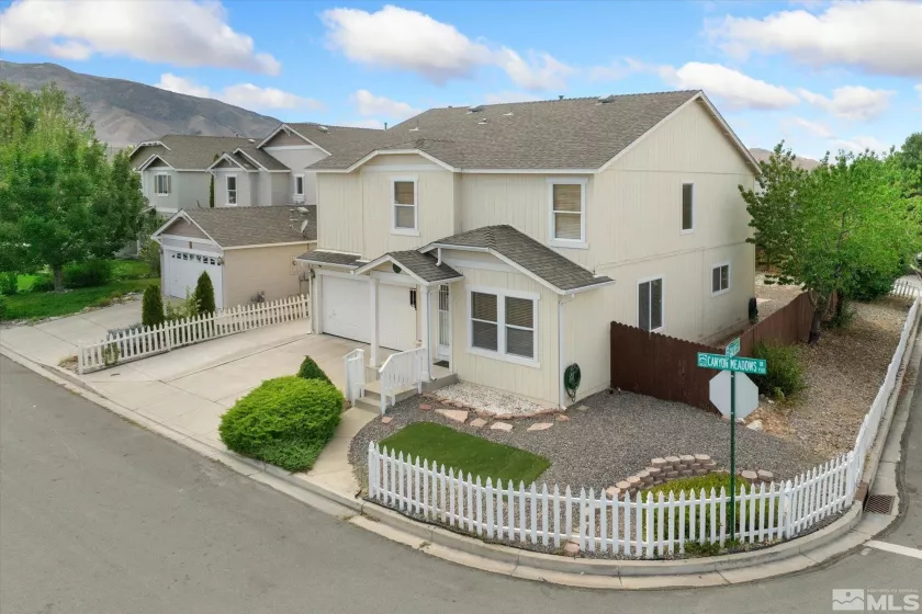 9599 Canyon Meadows Dr, Reno, Nevada 89506, 5 Bedrooms Bedrooms, ,3 BathroomsBathrooms,Residential,For Sale,Canyon Meadows Dr,240011709