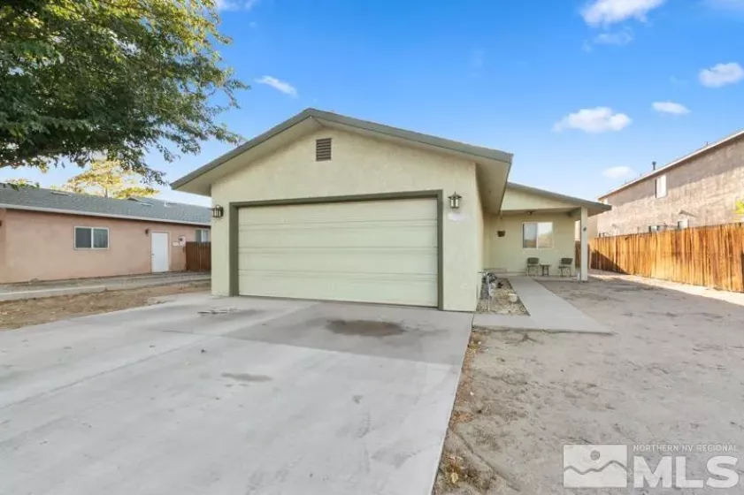 200 Whitaker, Fallon, Nevada 89406, 3 Bedrooms Bedrooms, ,2 BathroomsBathrooms,Residential,For Sale,Whitaker,240011856