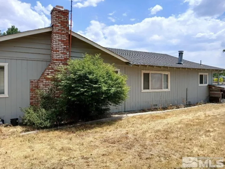 993 Dresslerville Rd, Gardnerville, Nevada 89460, 4 Bedrooms Bedrooms, ,3 BathroomsBathrooms,Residential,For Sale,Dresslerville Rd,240011871