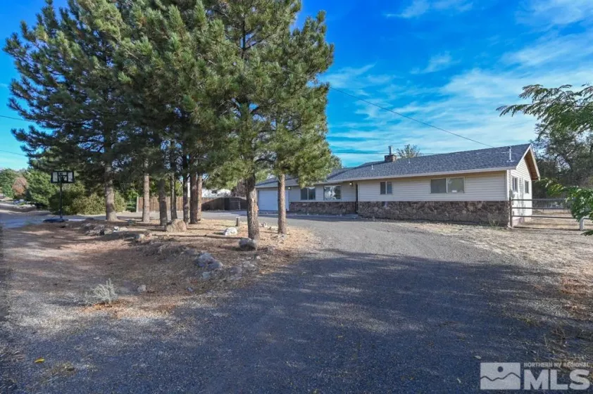 1961 Arabian Ln, Gardnerville, Nevada 89410, 3 Bedrooms Bedrooms, ,2 BathroomsBathrooms,Residential,For Sale,Arabian Ln,240002381