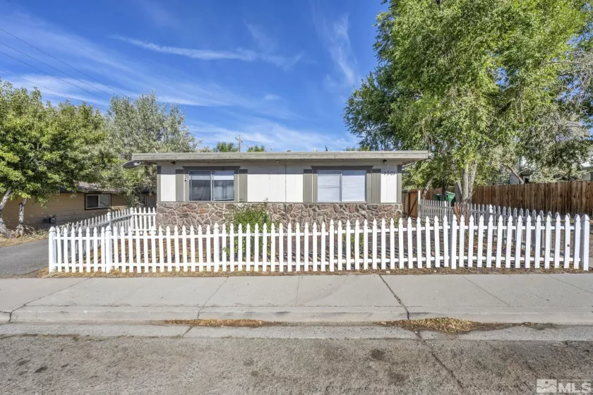 1501 Edmonds Dr, Carson City, Nevada 89701, ,Residential Income,For Sale,Edmonds Dr,240011919