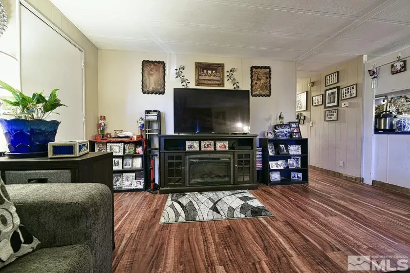 3560 Dove Cr., Reno, Nevada 89508, 2 Bedrooms Bedrooms, ,1 BathroomBathrooms,Residential,For Sale,Dove Cr.,240010786