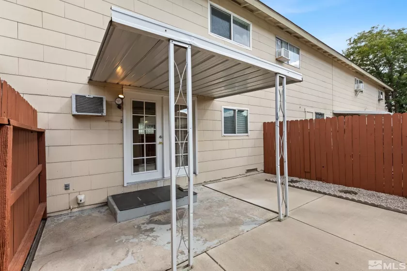 449 Smithridge Park, Reno, Nevada 89502, 2 Bedrooms Bedrooms, ,1 BathroomBathrooms,Residential,For Sale,Smithridge Park,240012001