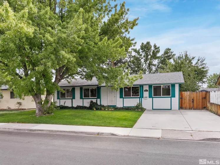 1575 Greenbrae Drive, Sparks, Nevada 89431, 4 Bedrooms Bedrooms, ,3 BathroomsBathrooms,Residential,For Sale,Greenbrae Drive,240012063