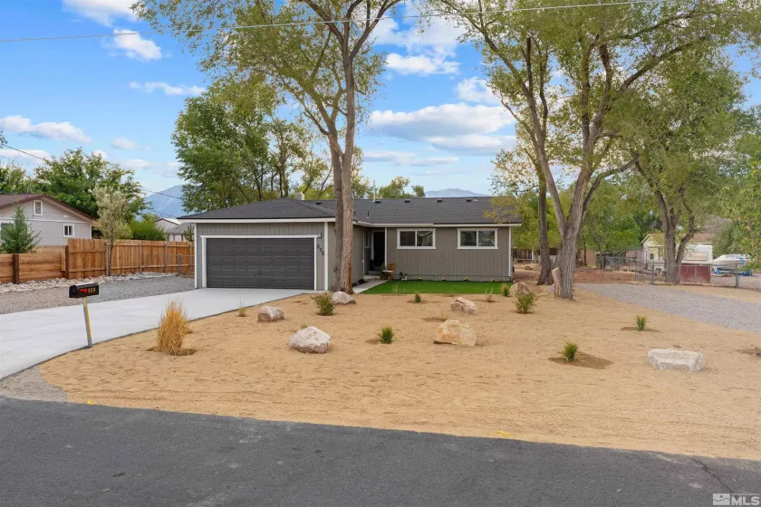 930 Dean Dr, Gardnerville, Nevada 89460, 3 Bedrooms Bedrooms, ,2 BathroomsBathrooms,Residential,For Sale,Dean Dr,240012034