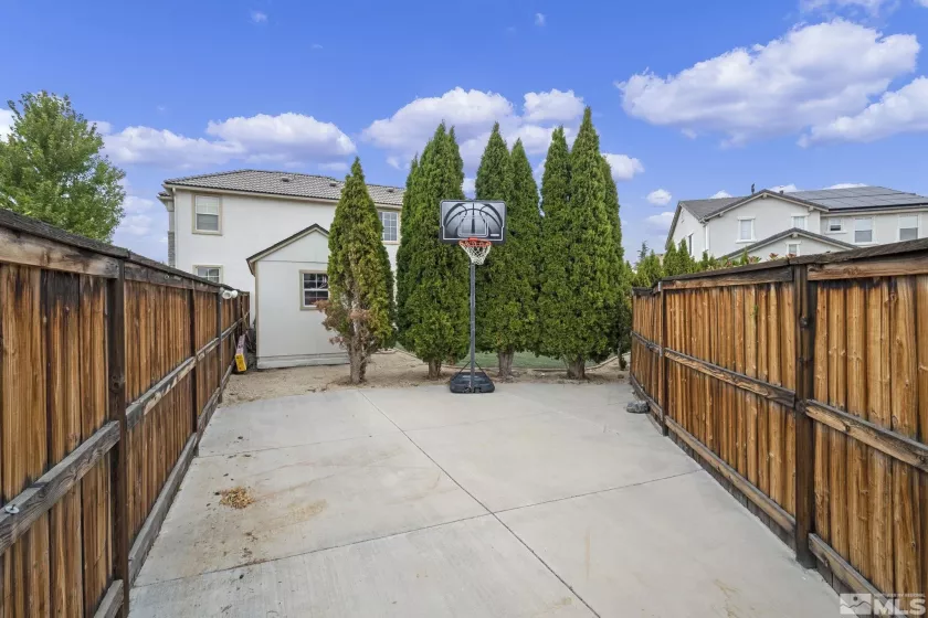 6658 Abbotswood Dr, Sparks, Nevada 89436, 4 Bedrooms Bedrooms, ,2 BathroomsBathrooms,Residential,For Sale,Abbotswood Dr,240010940