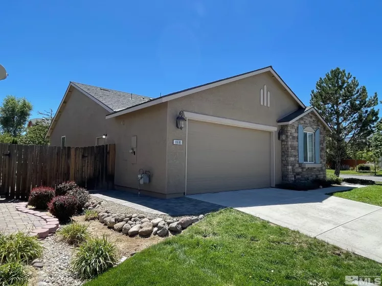 8998 Grisom Way, Reno, Nevada 89506, 3 Bedrooms Bedrooms, ,2 BathroomsBathrooms,Residential,For Sale,Grisom Way,240010910