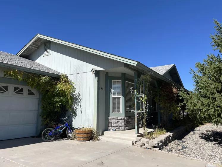 1037 Turtledove Ct., Sparks, Nevada 89441, 3 Bedrooms Bedrooms, ,2 BathroomsBathrooms,Residential,For Sale,Turtledove Ct.,240010769