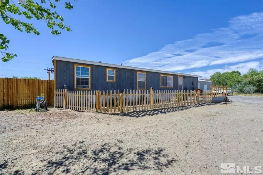 725 Stock Ln, Fernley, Nevada 89408, 2 Bedrooms Bedrooms, ,1 BathroomBathrooms,Residential,For Sale,Stock Ln,240010676