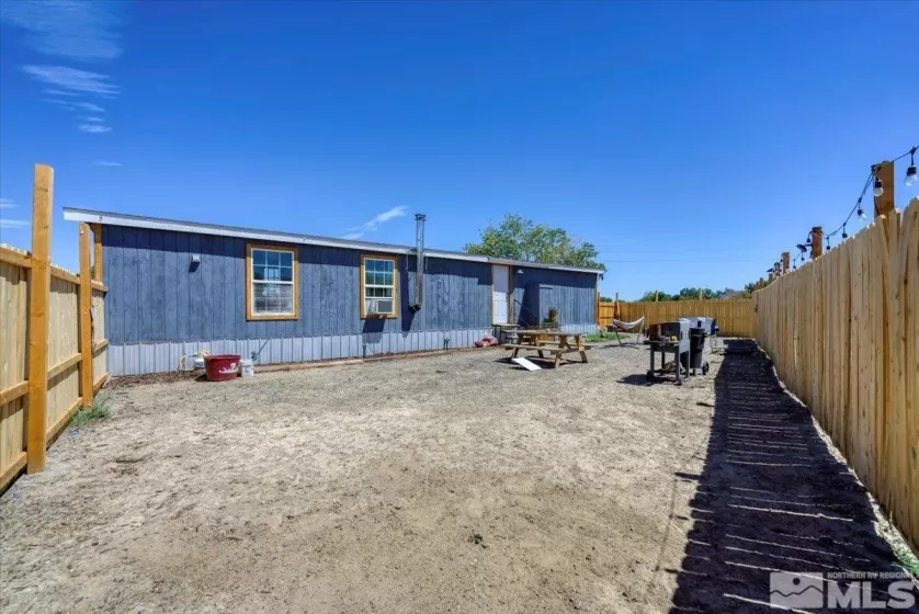 725 Stock Ln, Fernley, Nevada 89408, 2 Bedrooms Bedrooms, ,1 BathroomBathrooms,Residential,For Sale,Stock Ln,240010676