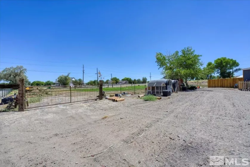 725 Stock Ln, Fernley, Nevada 89408, 2 Bedrooms Bedrooms, ,1 BathroomBathrooms,Residential,For Sale,Stock Ln,240010676