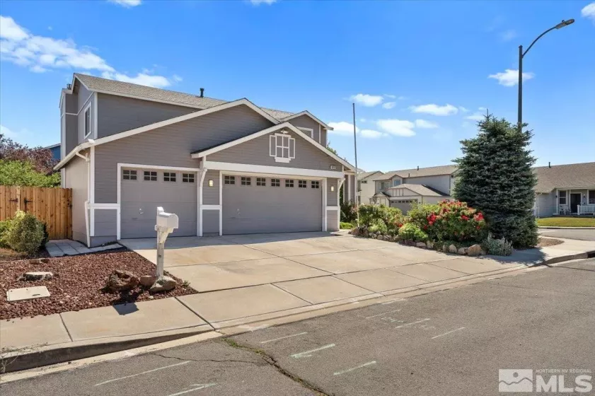 8610 Malibu Drive, Reno, Nevada 89506, 3 Bedrooms Bedrooms, ,3 BathroomsBathrooms,Residential,For Sale,Malibu Drive,240010444