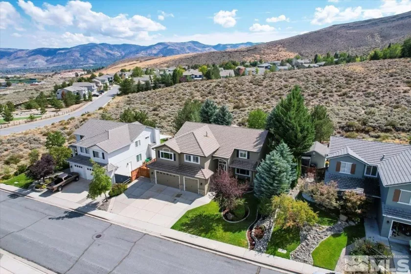 4165 Twin Falls Dr., Reno, Nevada 89511, 5 Bedrooms Bedrooms, ,3 BathroomsBathrooms,Residential,For Sale,Twin Falls Dr.,240012129