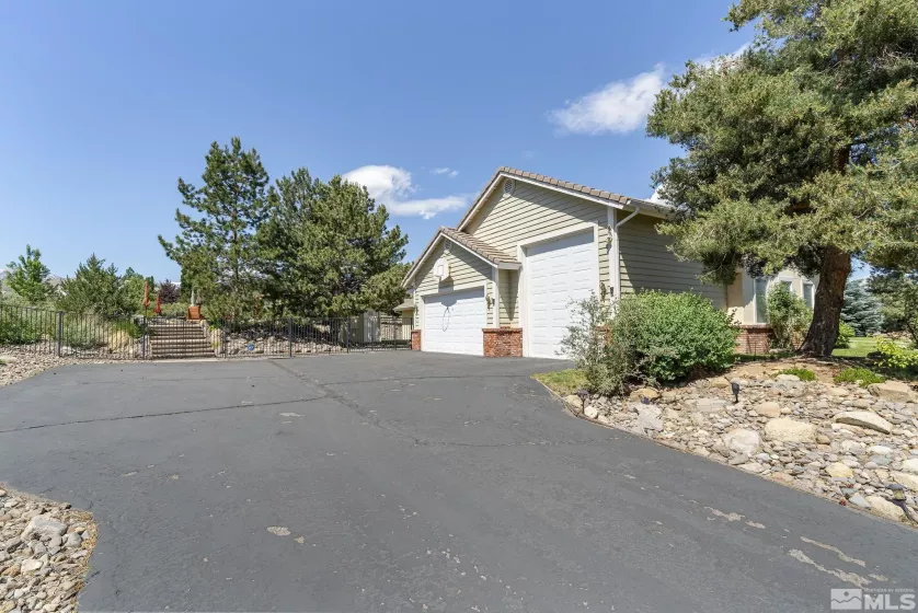 14205 Saddlebow Ct., Reno, Nevada 89511, 4 Bedrooms Bedrooms, ,3 BathroomsBathrooms,Residential,For Sale,Saddlebow Ct.,240012127