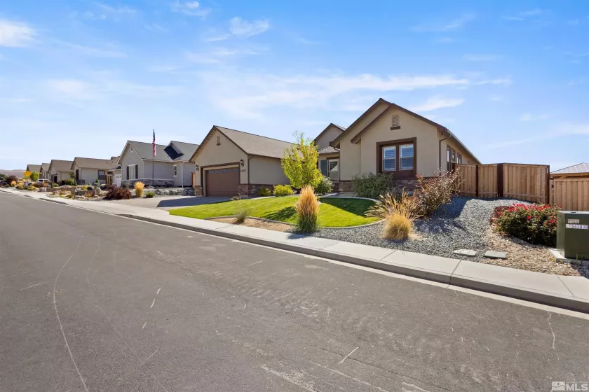 11527 Hacienda Ridge, Sparks, Nevada 89441, 4 Bedrooms Bedrooms, ,2 BathroomsBathrooms,Residential,For Sale,Hacienda Ridge,240012250