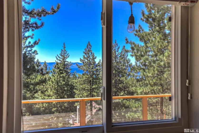 699 Lakeview Drive, Zephyr Cove, Nevada 89448, 3 Bedrooms Bedrooms, ,2 BathroomsBathrooms,Residential,For Sale,Lakeview Drive,240010399