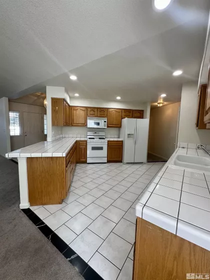 1217 Fieldgate Ct, Gardnerville, Nevada 89460, 3 Bedrooms Bedrooms, ,2 BathroomsBathrooms,Residential,For Sale,Fieldgate Ct,240012318