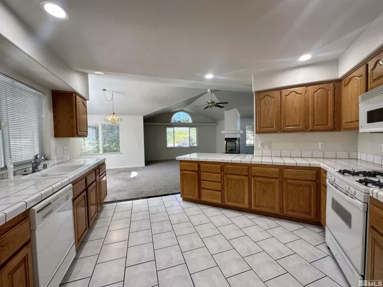 1217 Fieldgate Ct, Gardnerville, Nevada 89460, 3 Bedrooms Bedrooms, ,2 BathroomsBathrooms,Residential,For Sale,Fieldgate Ct,240012318