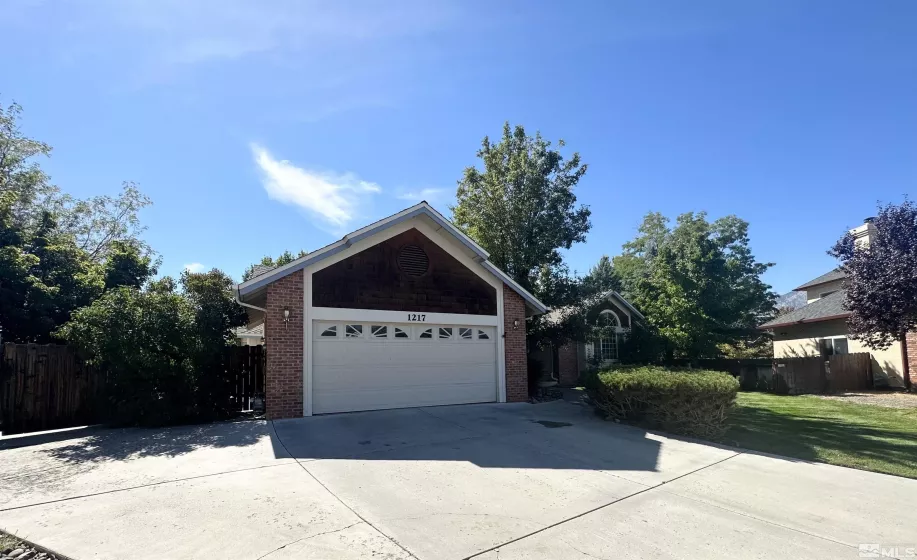 1217 Fieldgate Ct, Gardnerville, Nevada 89460, 3 Bedrooms Bedrooms, ,2 BathroomsBathrooms,Residential,For Sale,Fieldgate Ct,240012318