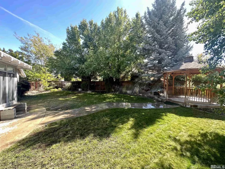 1217 Fieldgate Ct, Gardnerville, Nevada 89460, 3 Bedrooms Bedrooms, ,2 BathroomsBathrooms,Residential,For Sale,Fieldgate Ct,240012318