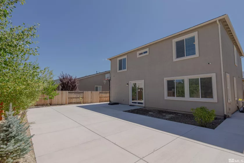 9352 Bay Dr., Reno, Nevada 89506, 5 Bedrooms Bedrooms, ,3 BathroomsBathrooms,Residential,For Sale,Bay Dr.,240010639