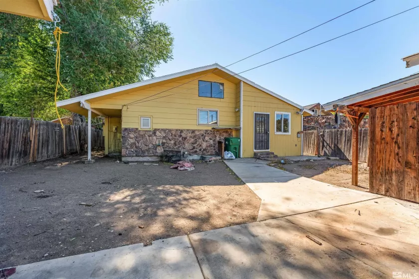 1924 H Street, Sparks, Nevada 89431, 4 Bedrooms Bedrooms, ,2 BathroomsBathrooms,Residential,For Sale,H Street,240012474