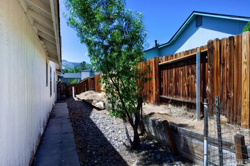 19 manzanita terrace, Carson City, Nevada 89706, 3 Bedrooms Bedrooms, ,2 BathroomsBathrooms,Residential,For Sale,manzanita terrace,240010470