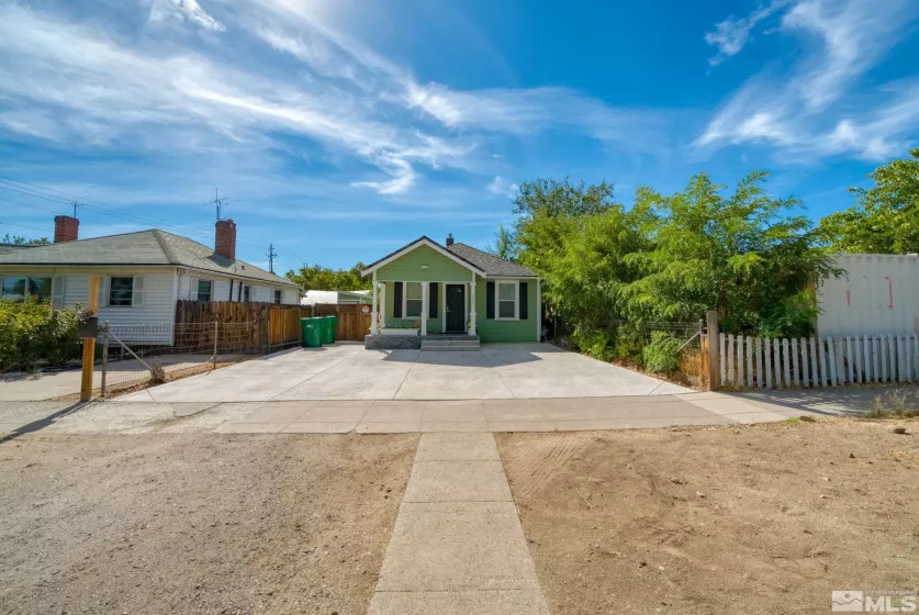 484 E 8th St., Reno, Nevada 89512, ,Residential Income,For Sale,E 8th St.,240012294