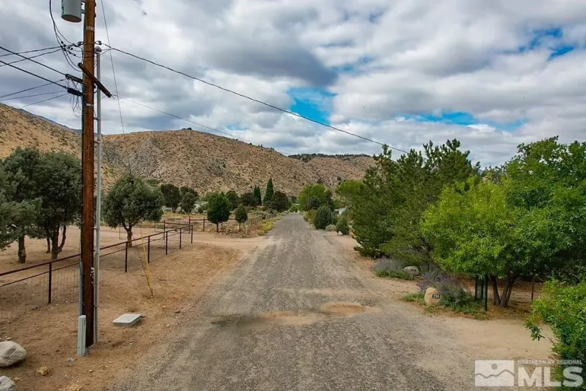 215 Mule Deer Rd, Coleville, Ca, Nevada 96107, 3 Bedrooms Bedrooms, ,2 BathroomsBathrooms,Residential,For Sale,Mule Deer Rd,240012617