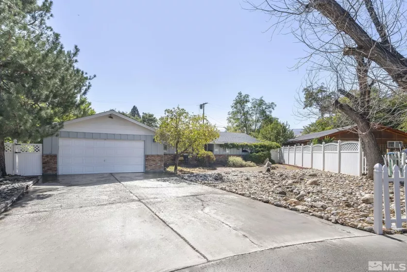 2050 Margot Cir, Reno, Nevada 89509, 3 Bedrooms Bedrooms, ,2 BathroomsBathrooms,Residential,For Sale,Margot Cir,240012678