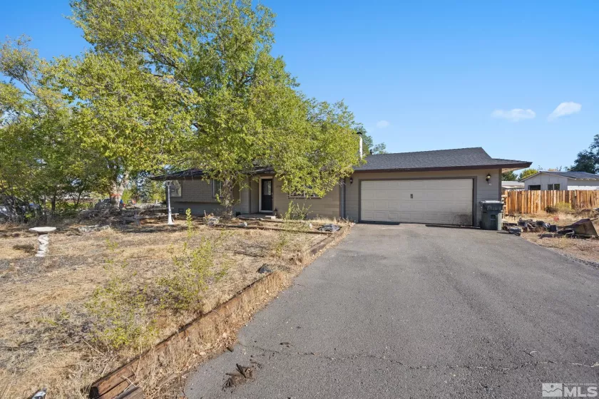 1294 Manhattan Way, Gardnerville, Nevada 89460, 3 Bedrooms Bedrooms, ,2 BathroomsBathrooms,Residential,For Sale,Manhattan Way,240012711