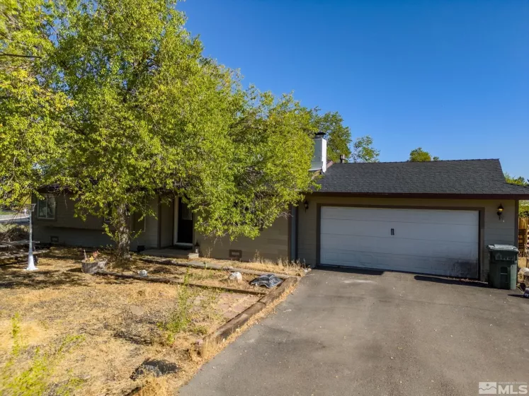 1294 Manhattan Way, Gardnerville, Nevada 89460, 3 Bedrooms Bedrooms, ,2 BathroomsBathrooms,Residential,For Sale,Manhattan Way,240012711