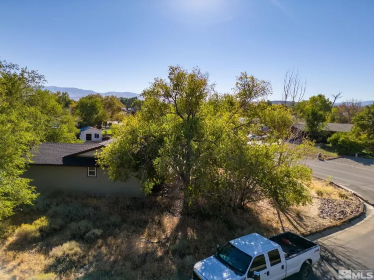 1294 Manhattan Way, Gardnerville, Nevada 89460, 3 Bedrooms Bedrooms, ,2 BathroomsBathrooms,Residential,For Sale,Manhattan Way,240012711