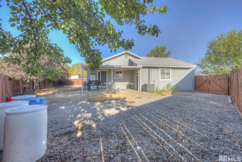 6820 Hibiscus, Sparks, Nevada 89436, 3 Bedrooms Bedrooms, ,2 BathroomsBathrooms,Residential,For Sale,Hibiscus,240012790