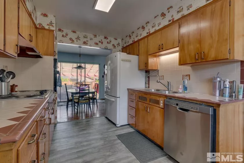 1045 Maplewood Dr., Reno, Nevada 89509, 3 Bedrooms Bedrooms, ,2 BathroomsBathrooms,Residential,For Sale,Maplewood Dr.,240012793