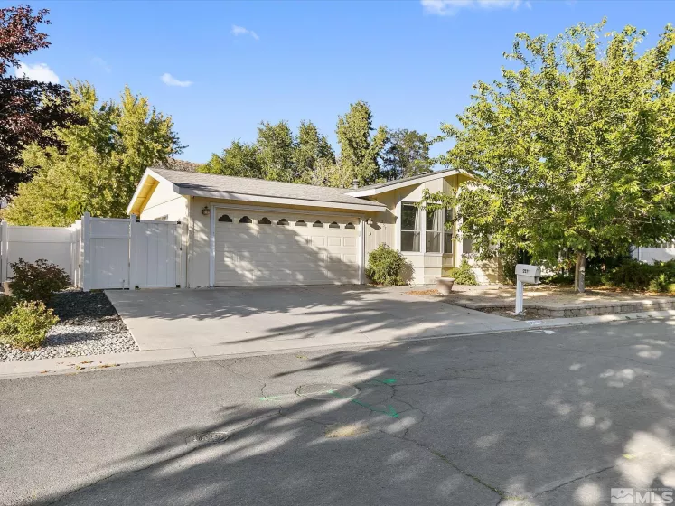 257 Ave de la d'Emerald, Sparks, Nevada 89434, 3 Bedrooms Bedrooms, ,2 BathroomsBathrooms,Residential,For Sale,Ave de la d'Emerald,240012810