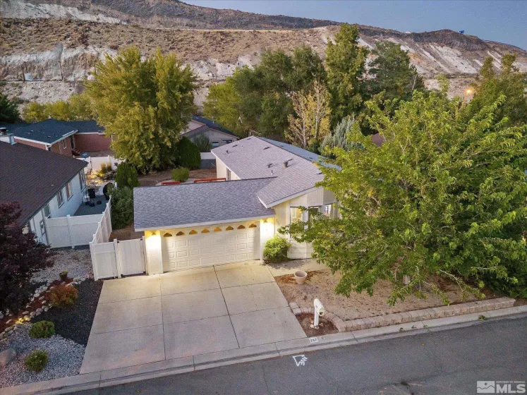 257 Ave de la d'Emerald, Sparks, Nevada 89434, 3 Bedrooms Bedrooms, ,2 BathroomsBathrooms,Residential,For Sale,Ave de la d'Emerald,240012810