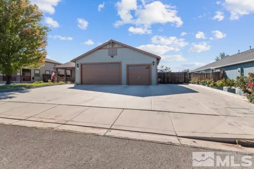 1274 Chara Lane, Sparks, Nevada 89441, 3 Bedrooms Bedrooms, ,2 BathroomsBathrooms,Residential,For Sale,Chara Lane,240012833