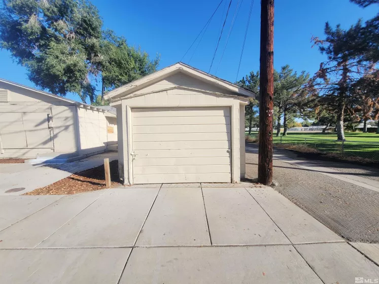 400 4th St, Sparks, Nevada 89431, ,Residential Income,For Sale,4th St,240012849