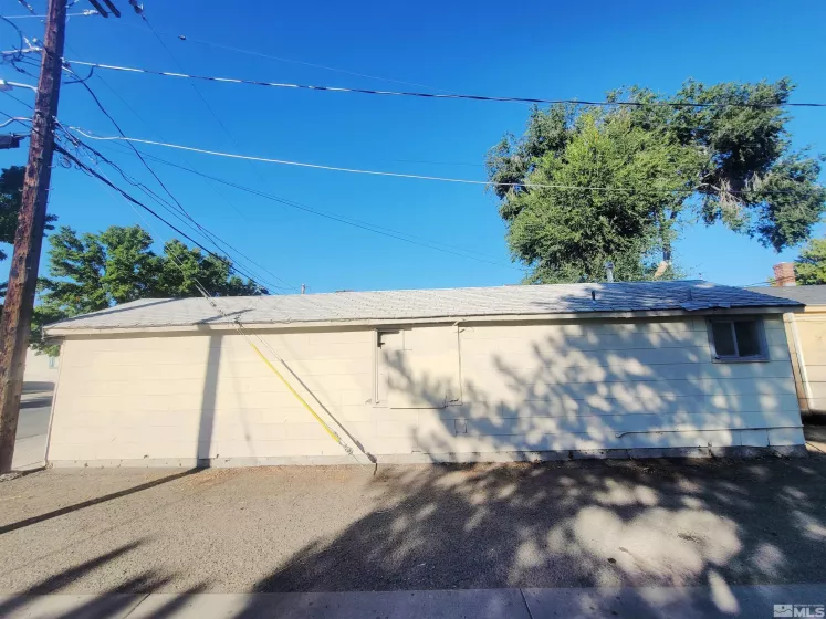 400 4th St, Sparks, Nevada 89431, ,Residential Income,For Sale,4th St,240012849