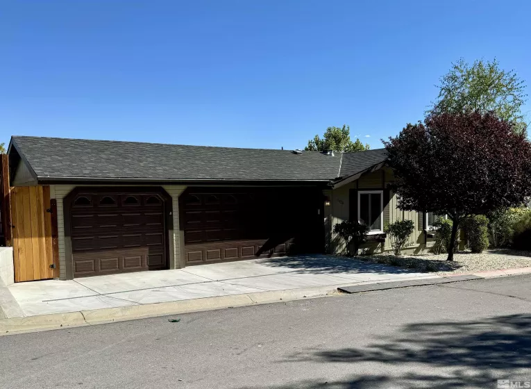 7620 Diamond Point Way, Reno, Nevada 89506, 3 Bedrooms Bedrooms, ,2 BathroomsBathrooms,Residential,For Sale,Diamond Point Way,240012869