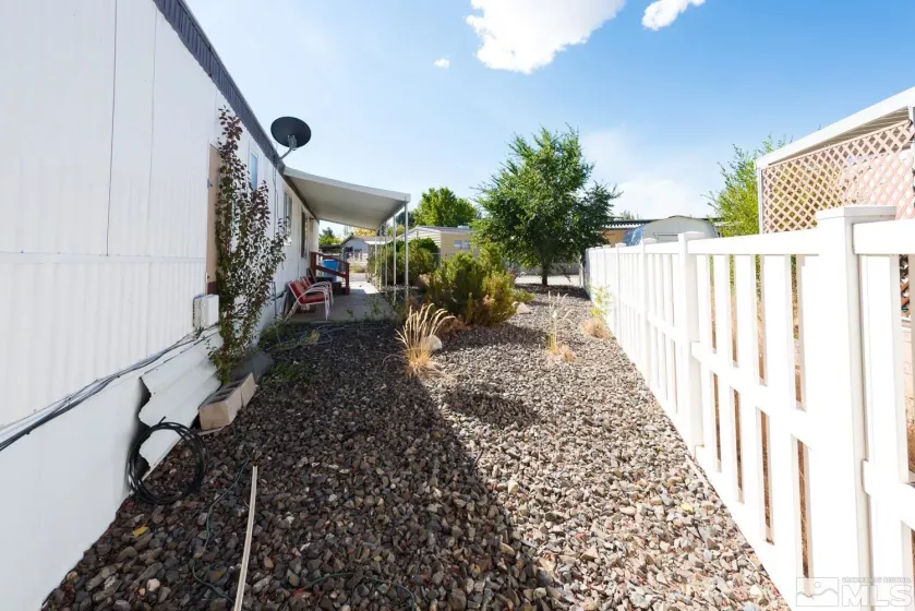 1266 Kingslane, Gardnerville, Nevada 89410, 2 Bedrooms Bedrooms, ,1 BathroomBathrooms,Residential,For Sale,Kingslane,240012893