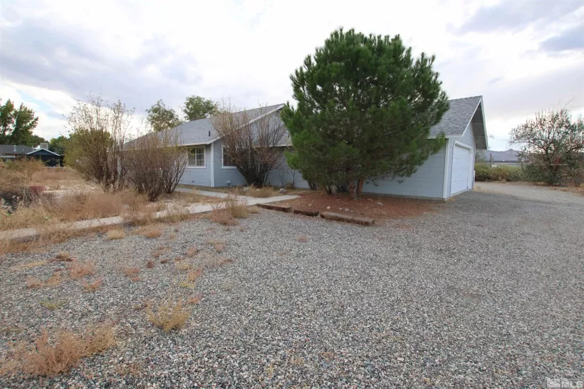 17 Cottonwood Ln, Yerington, Nevada 89447, 3 Bedrooms Bedrooms, ,2 BathroomsBathrooms,Residential,For Sale,Cottonwood Ln,240012926