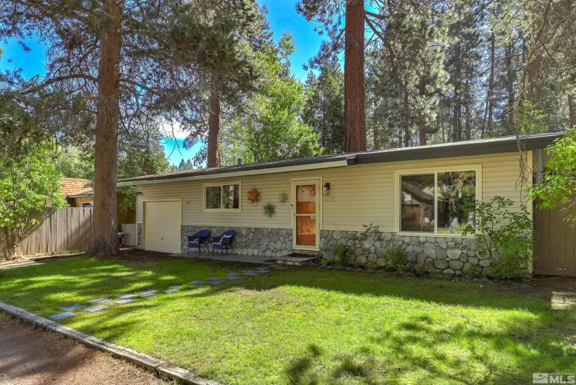 2204 Royal Ave, South Lake Tahoe, California 96150, 3 Bedrooms Bedrooms, ,2 BathroomsBathrooms,Residential,For Sale,Royal Ave,240012931