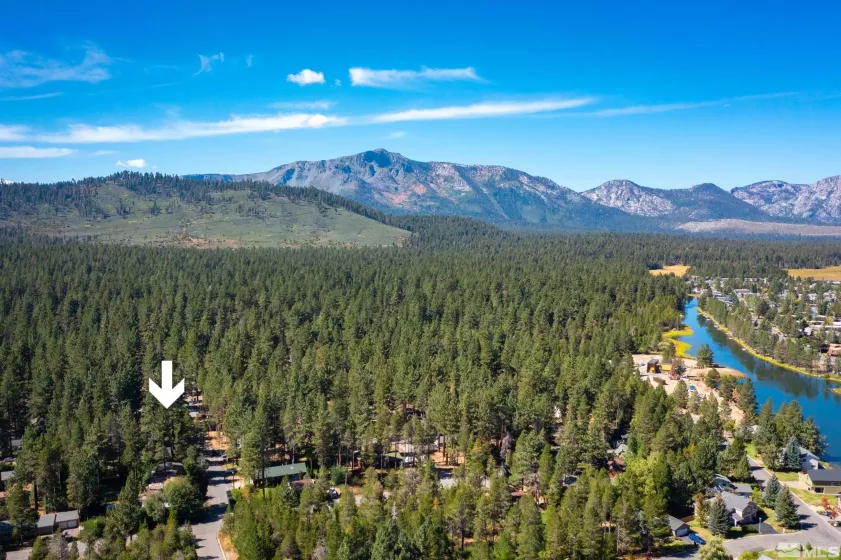 2204 Royal Ave, South Lake Tahoe, California 96150, 3 Bedrooms Bedrooms, ,2 BathroomsBathrooms,Residential,For Sale,Royal Ave,240012931