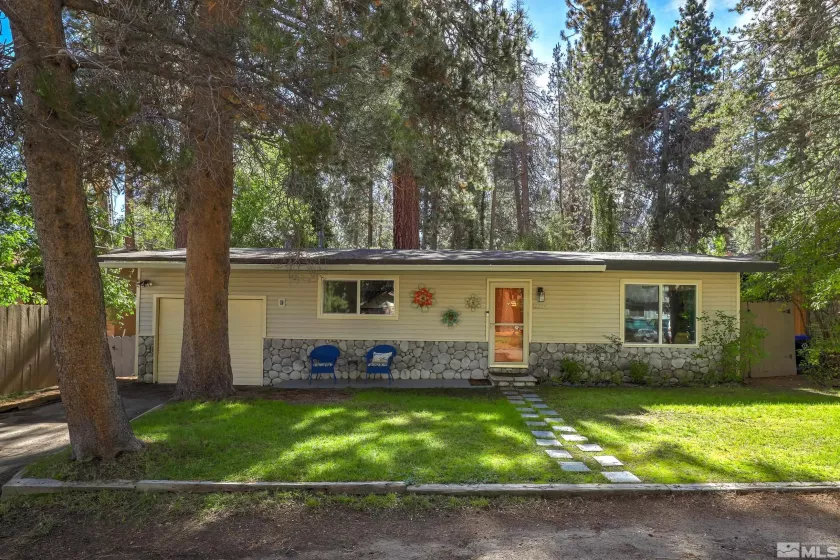 2204 Royal Ave, South Lake Tahoe, California 96150, 3 Bedrooms Bedrooms, ,2 BathroomsBathrooms,Residential,For Sale,Royal Ave,240012931